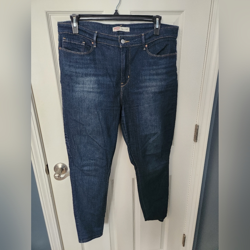 Signature Levi Strauss high rise skinny jeans 18 medium women's.